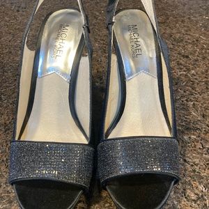 MICHAEL KORS HEELS black    size 7 medium